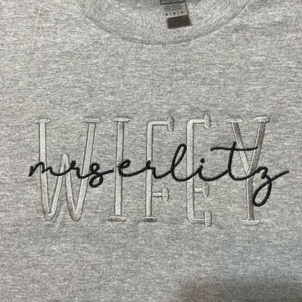 🆕 WIFEY T-SHIRT Embroidery - Picture 7 of 8